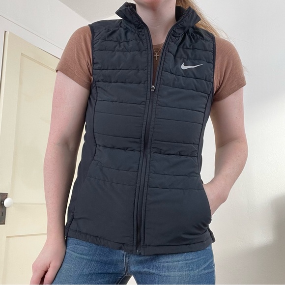Nike Running Women's Black Quilted Vest - Picture 6 of 7